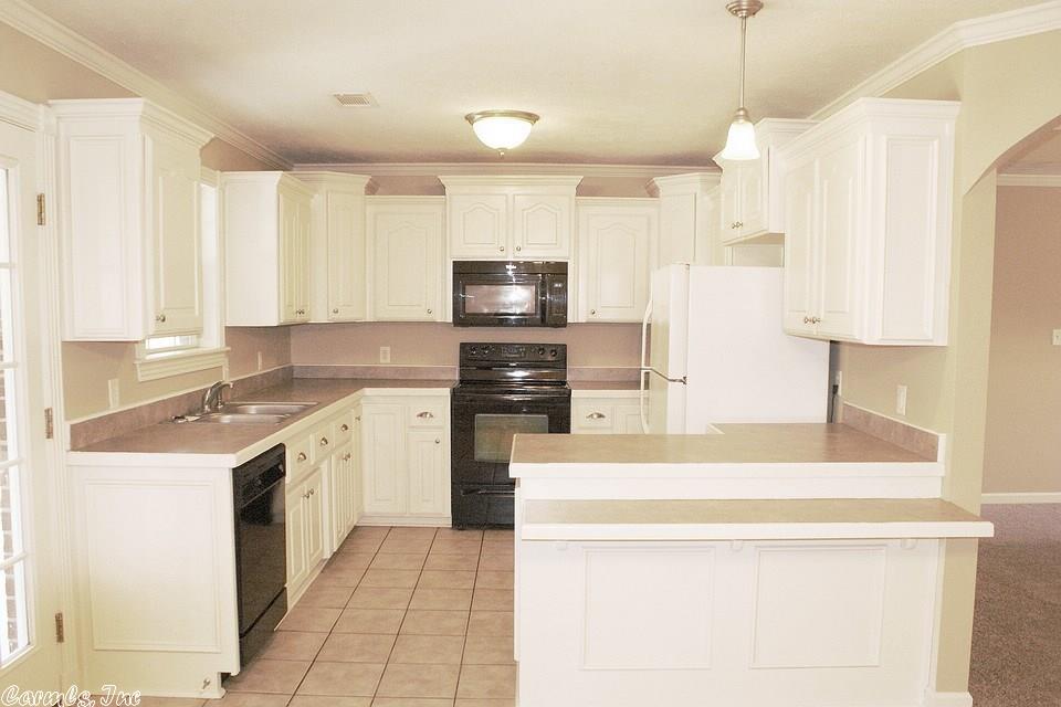 2 Gin Creek, Searcy, AR 72143