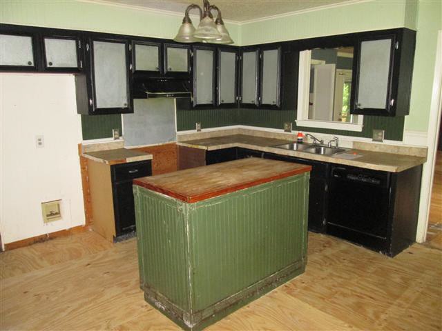 1004 N Holly StSearcy, AR, 72143White County