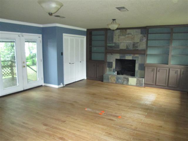 1004 N Holly StSearcy, AR, 72143White County