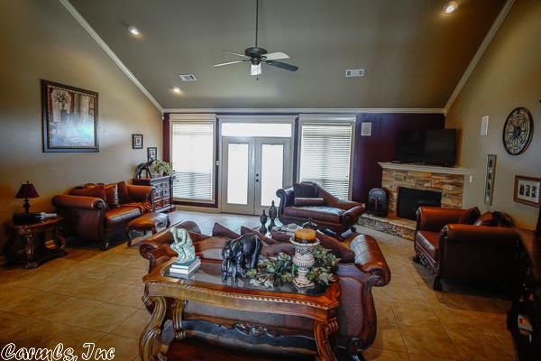 87 Overland Park Dr, Vilonia, AR 72173
