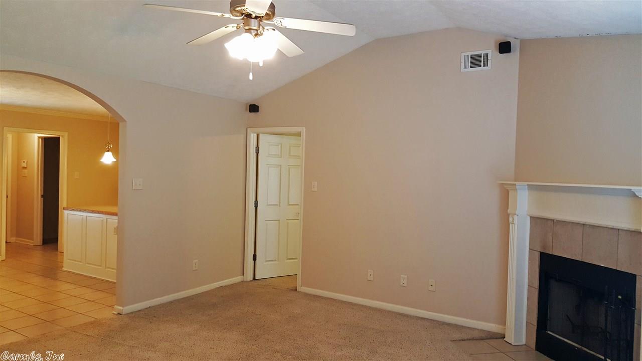 28 Lakeside Dr, Ward, AR 72176
