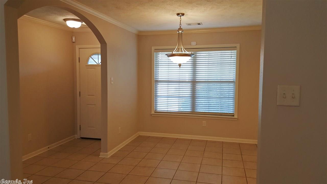 28 Lakeside Dr, Ward, AR 72176