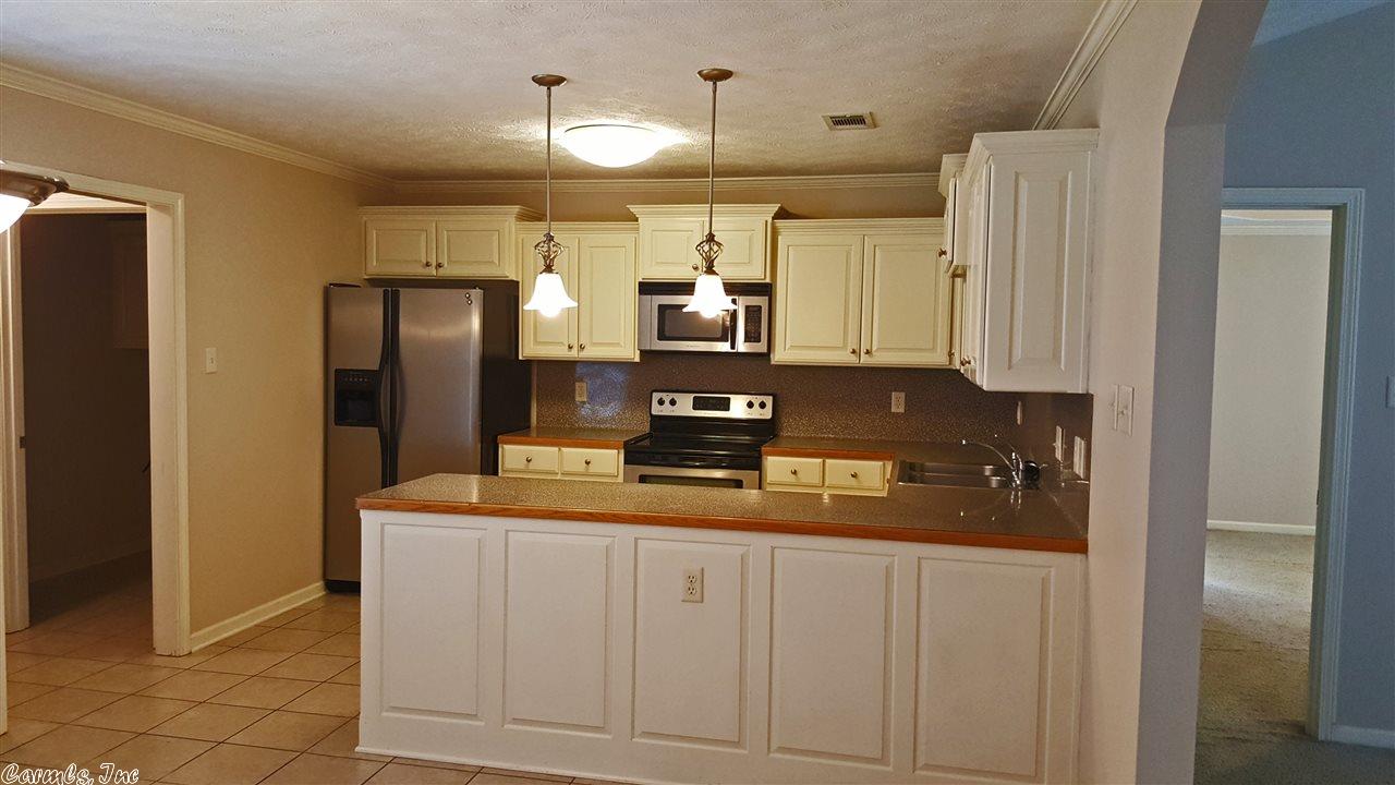 28 Lakeside Dr, Ward, AR 72176