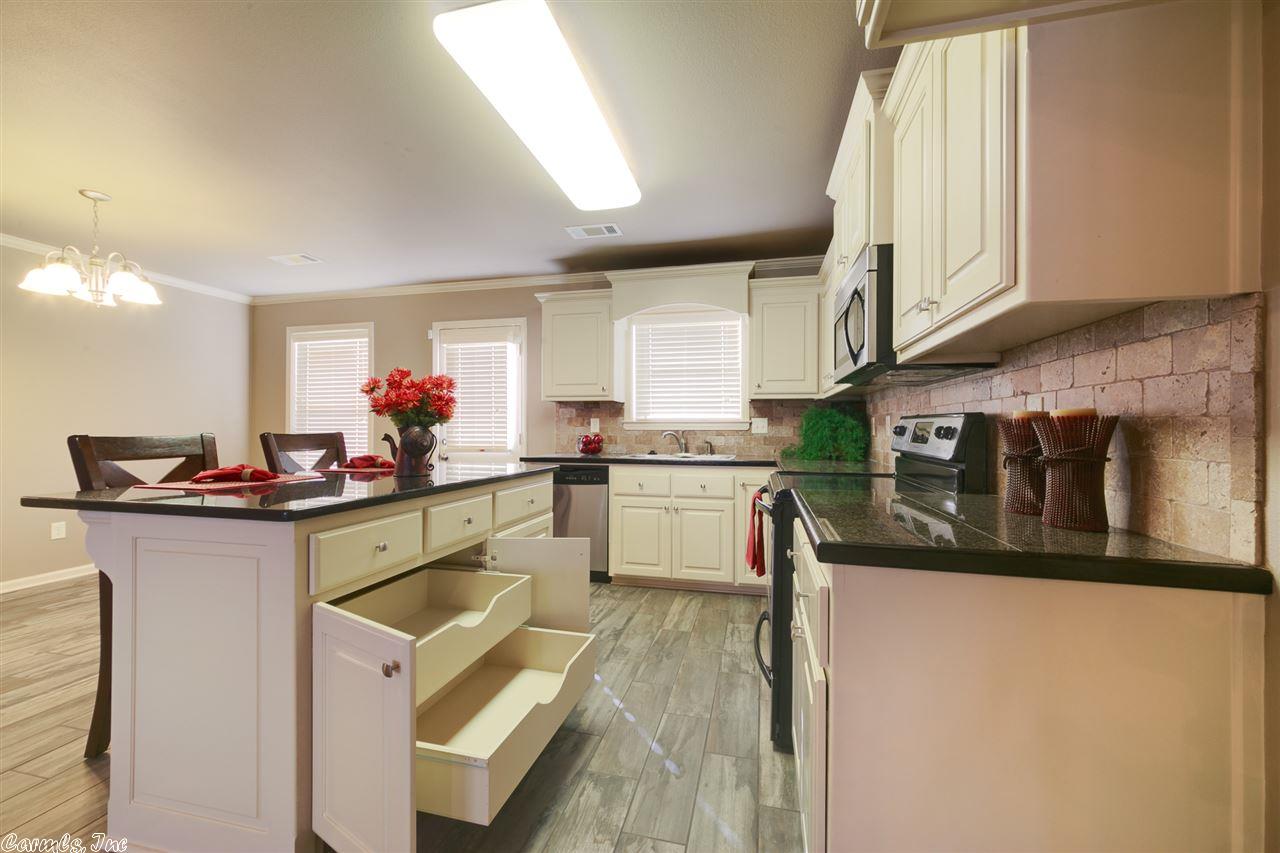 17 Kasi Cove, Ward, AR 72176