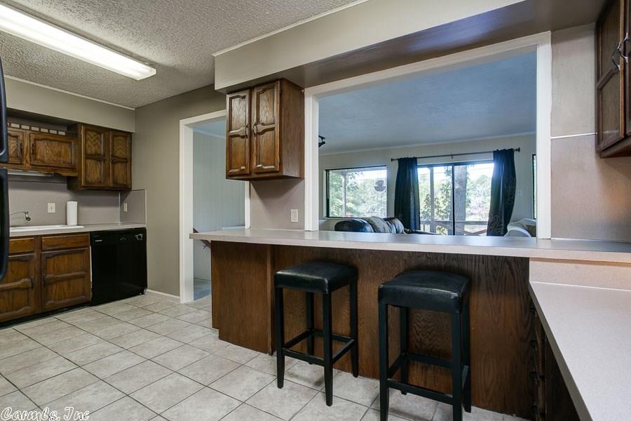 1318 E Twin Lakes Drive, Little Rock, AR 72205