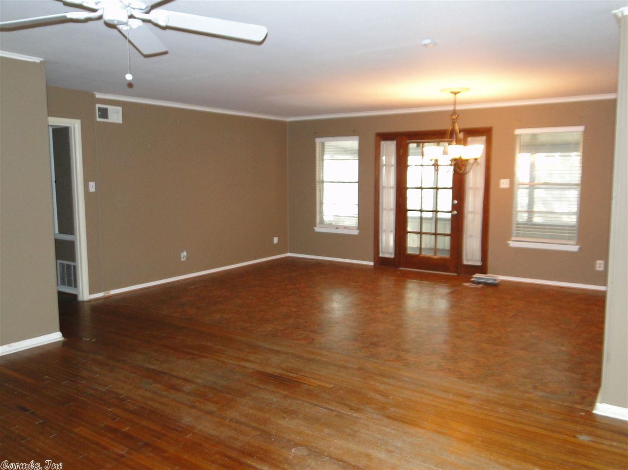 2 Berrywood Circle, Little Rock, AR 72205