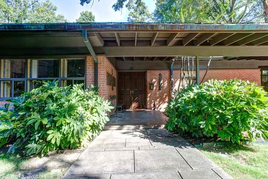 9 Longfellow Pl, Little Rock, AR 72207