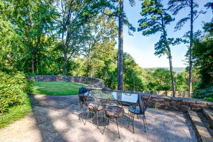 9 Longfellow Pl, Little Rock, AR 72207