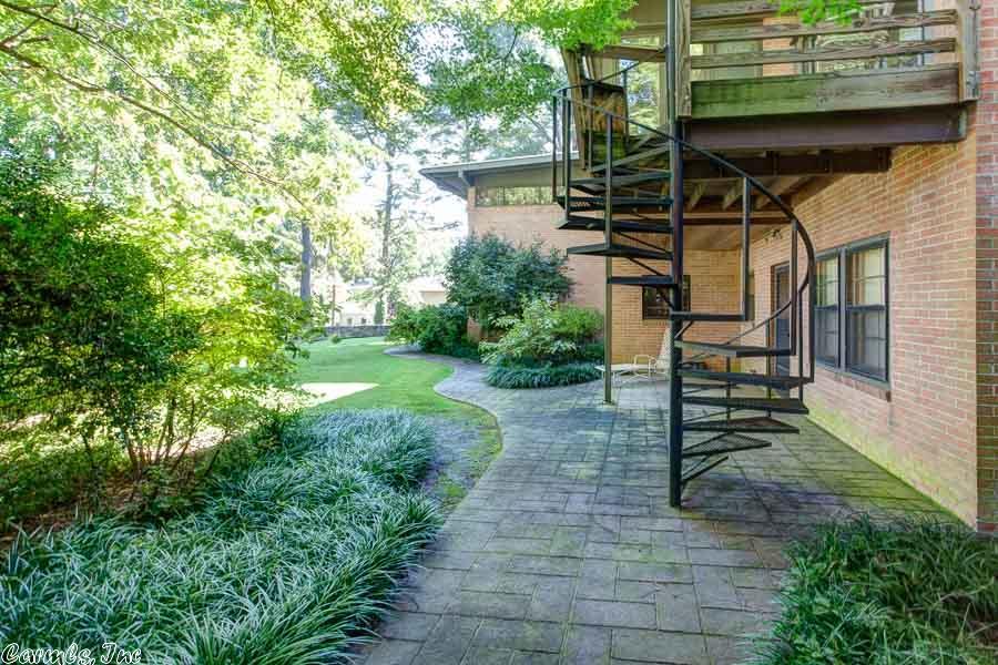 9 Longfellow Pl, Little Rock, AR 72207