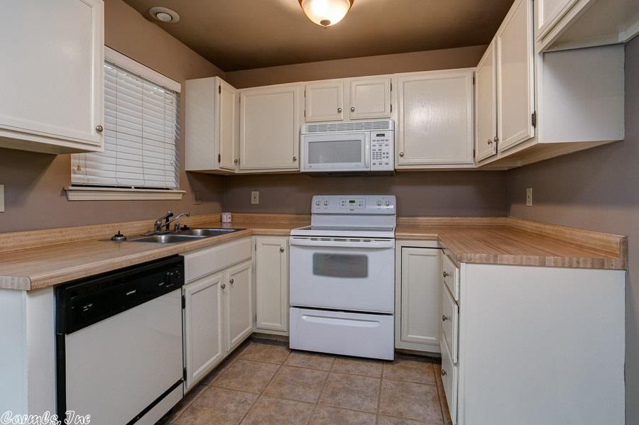 46 Point West Circle, Little Rock, AR 72211