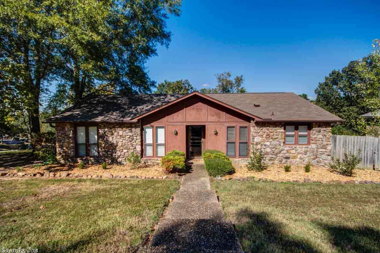 12002 Shawnee Forest Drive, Little Rock, AR 72212