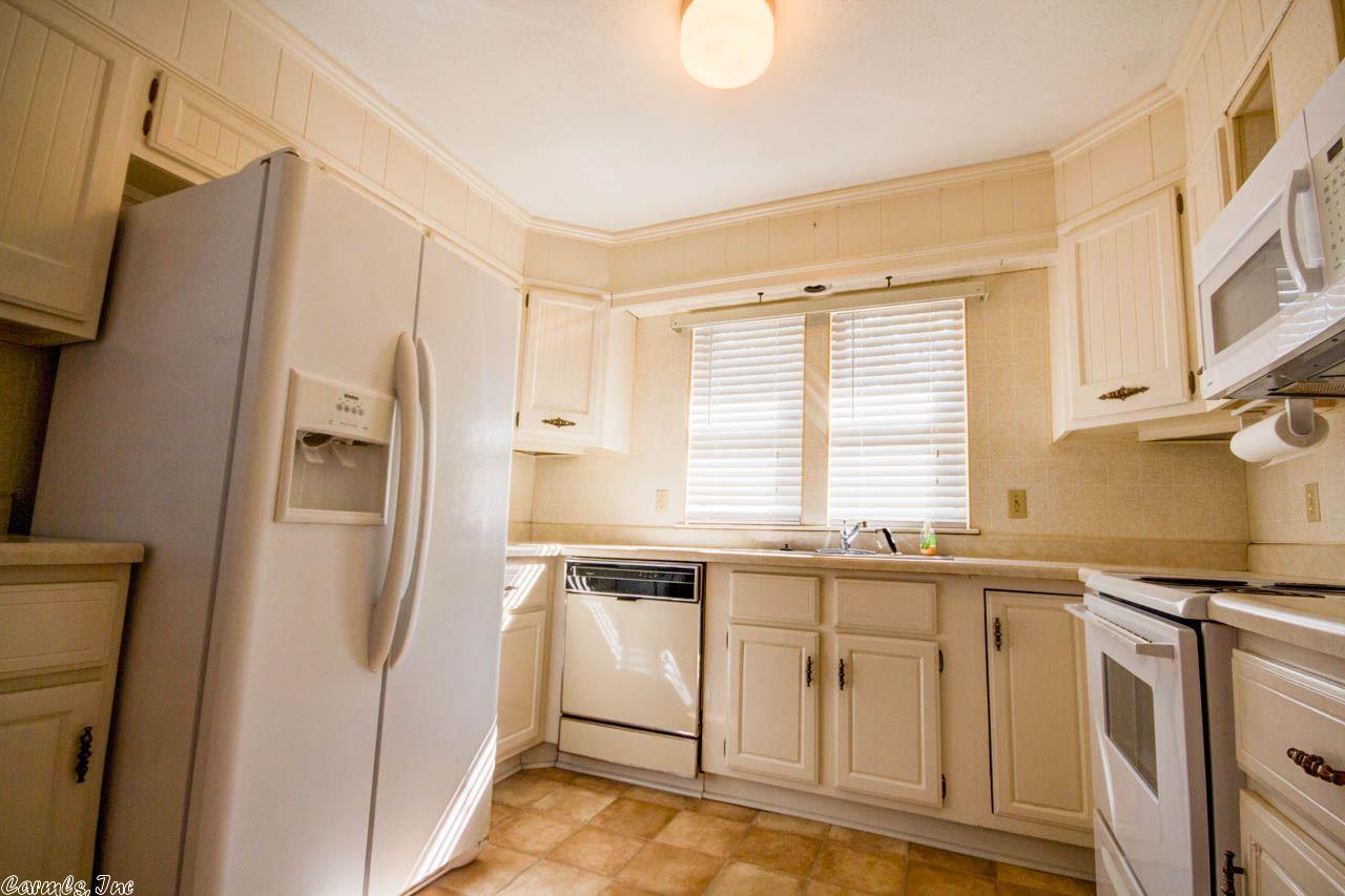 12002 Shawnee Forest Drive, Little Rock, AR 72212