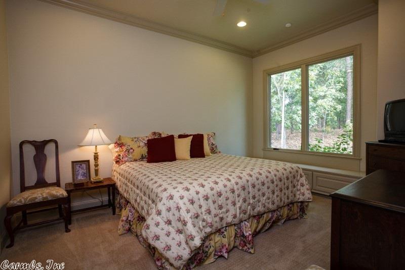 29 La Scala Ct, Little Rock, AR 72212