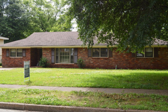 616 S ROSELAWN, West Memphis, AR 72301