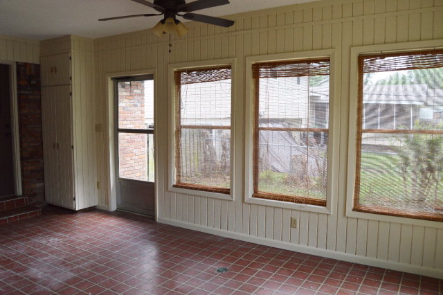 616 S ROSELAWN, West Memphis, AR 72301