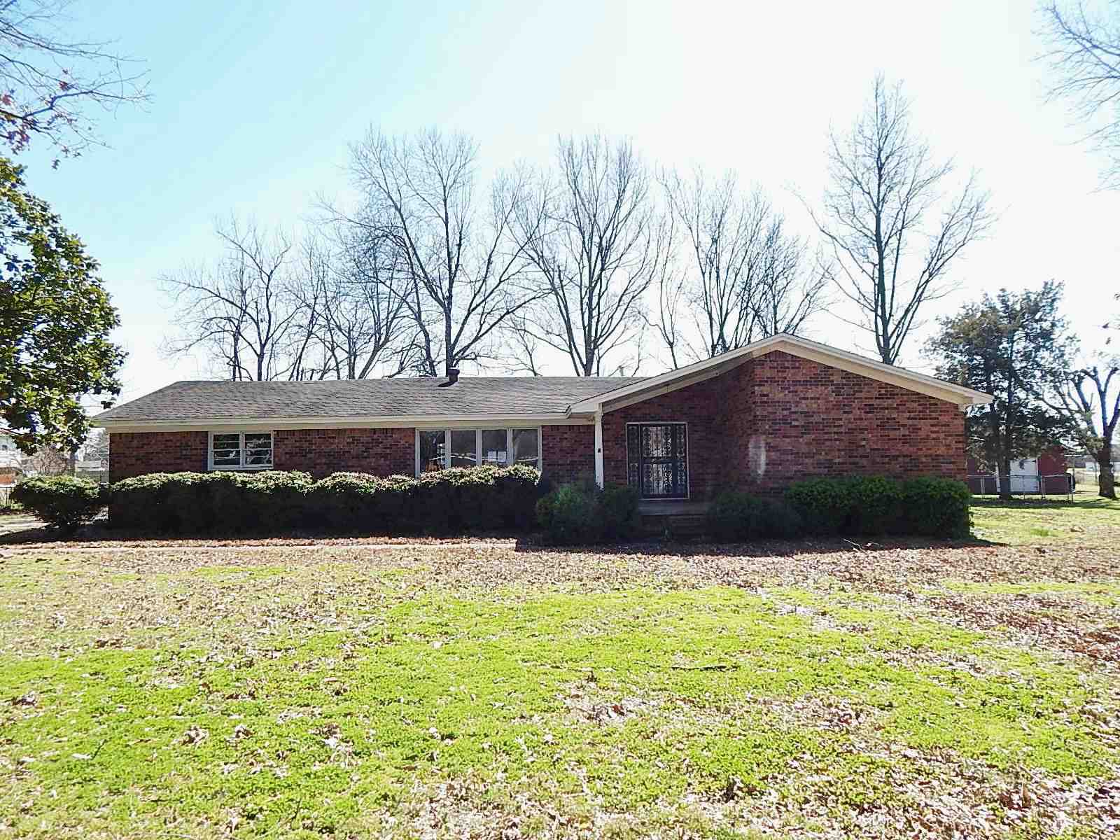 211 W Riverside DrMarked Tree, AR, 72365Poinsett County