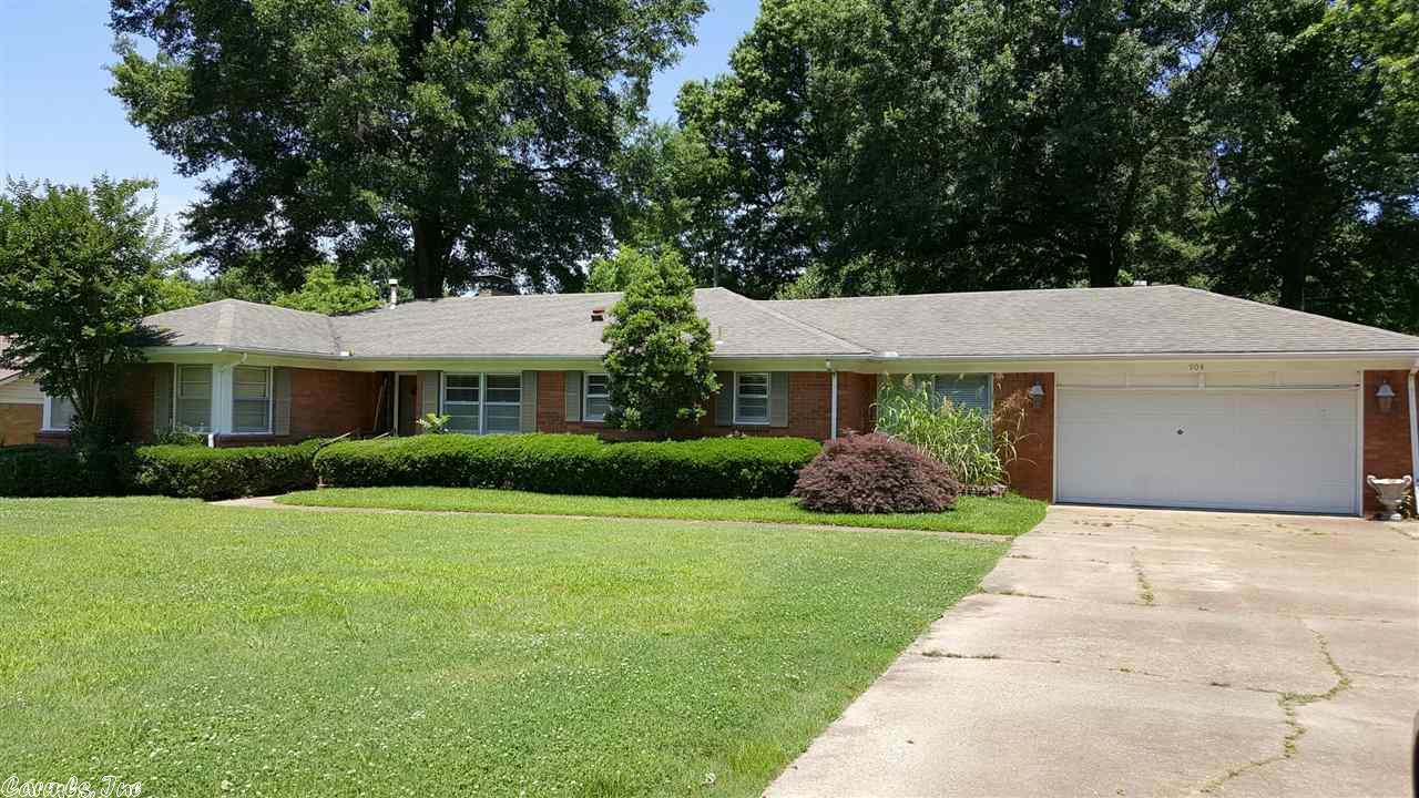 904 W Nettleton Avenue, Jonesboro, AR 72401