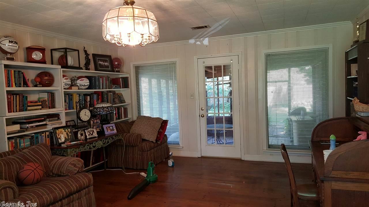 904 W Nettleton Avenue, Jonesboro, AR 72401