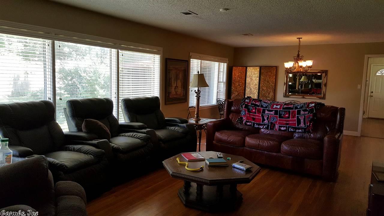 904 W Nettleton Avenue, Jonesboro, AR 72401