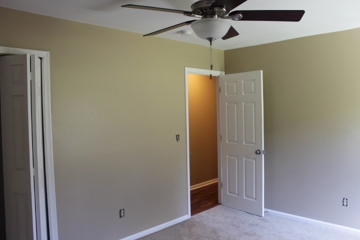 2011 Cenwood Dr., Jonesboro, AR 72401