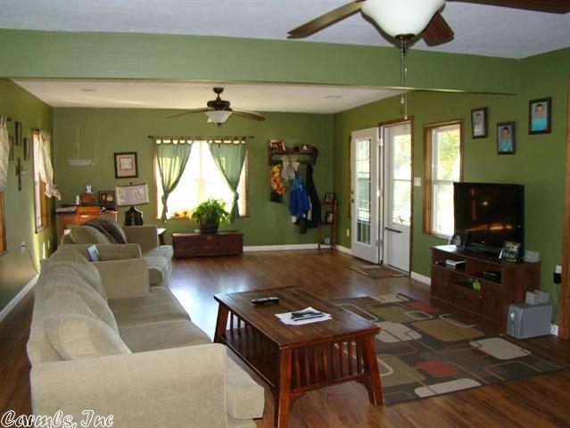 916 Pear St, Black Rock, AR 72415