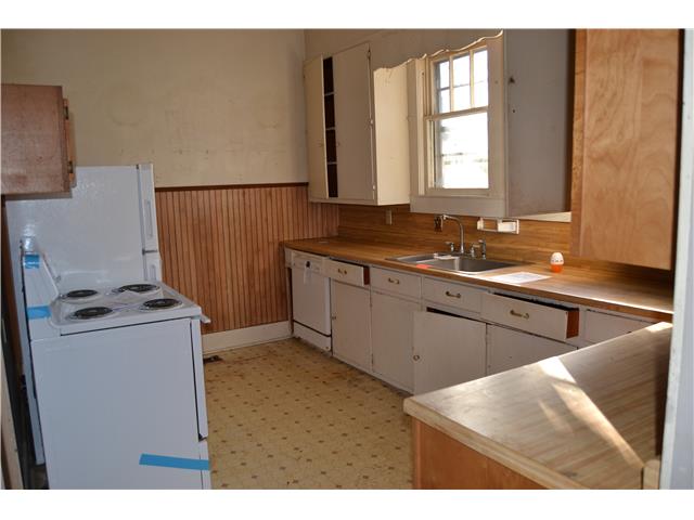 206 Lilly StBatesville, AR, 72501Independence County