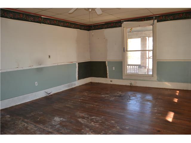 206 Lilly StBatesville, AR, 72501Independence County