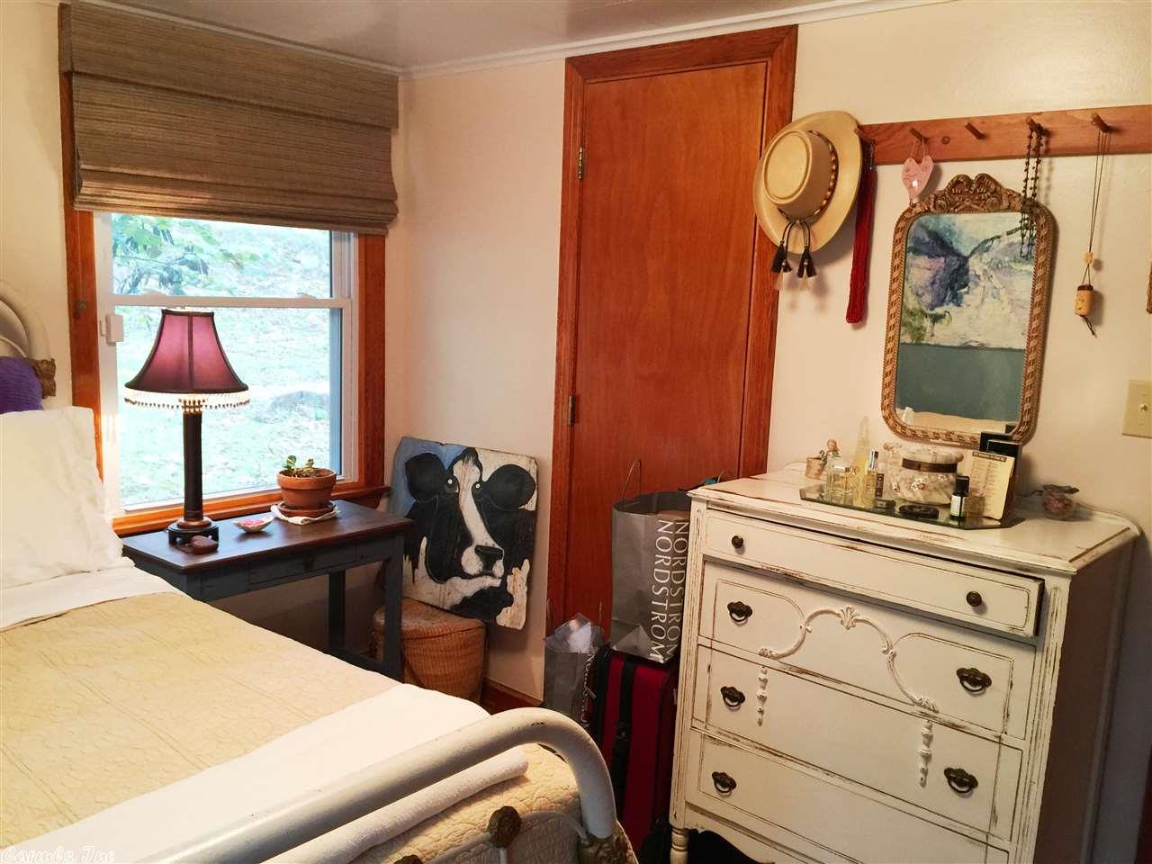 10 E Lakeshore Drive, Cherokee Village, AR 72529