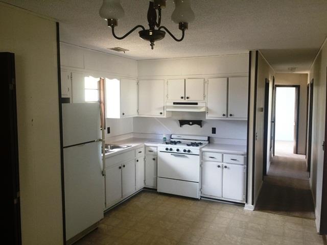 16 Geronimo DrCherokee Village, AR, 72529Sharp County