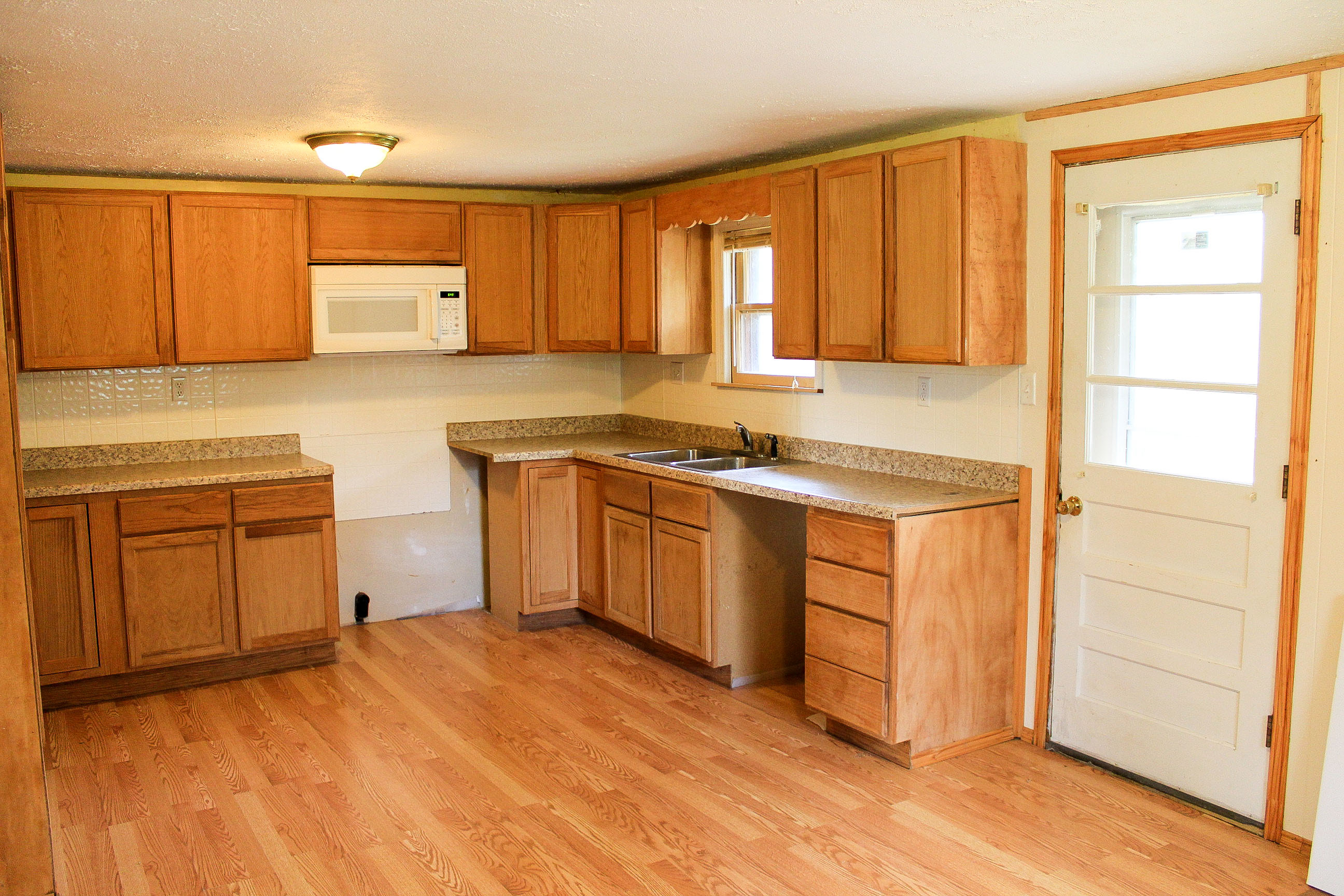 531 Quarry Rd, Hardy, AR 72542