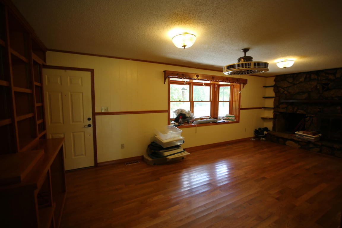 715 Moonlight Rd, Mammoth Spring, AR 72554