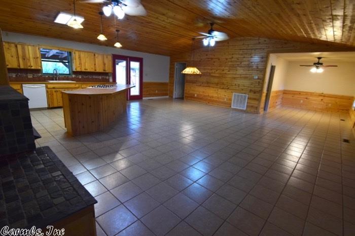 1519 Coolwater Retreat, Mountain View, AR 72560