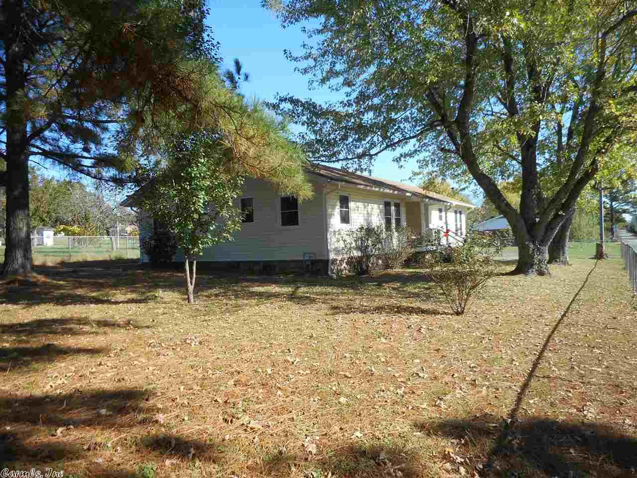 805 Clarence Street, Mountain View, AR 72560