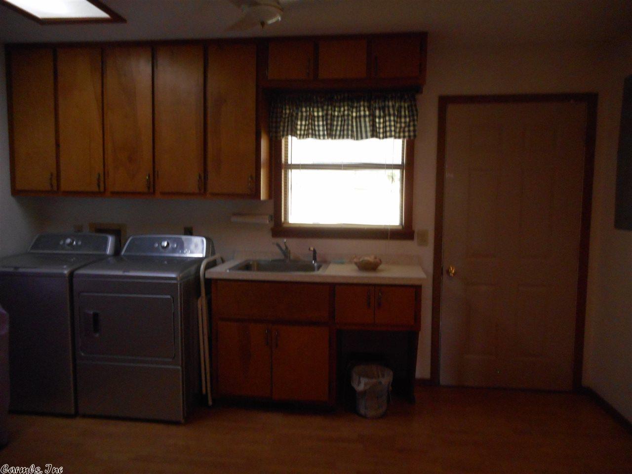 805 Clarence Street, Mountain View, AR 72560