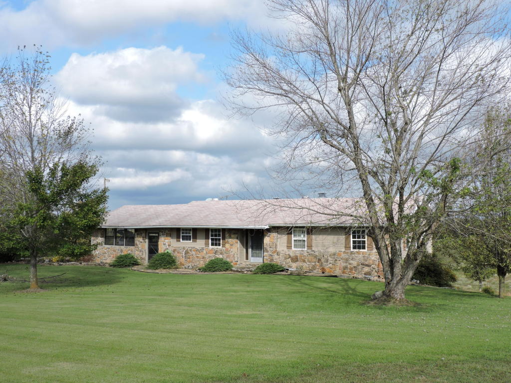 220 N HARMON Road, Harrison, AR 72601