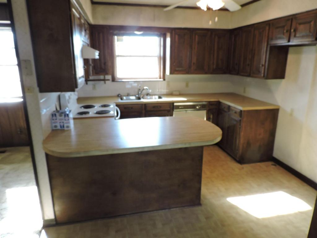 220 N HARMON Road, Harrison, AR 72601