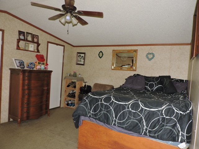 102 WPA Road, Alpena, AR 72611