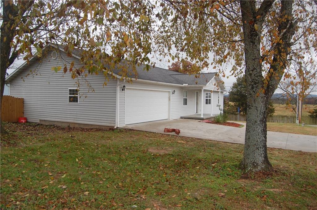 101 Paradise HeightsDR, Berryville, AR 72616
