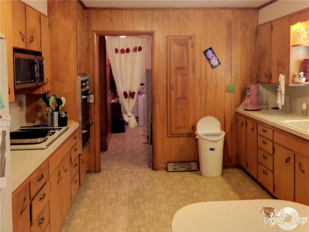 1002 JeffersonAVE, Berryville, AR 72616