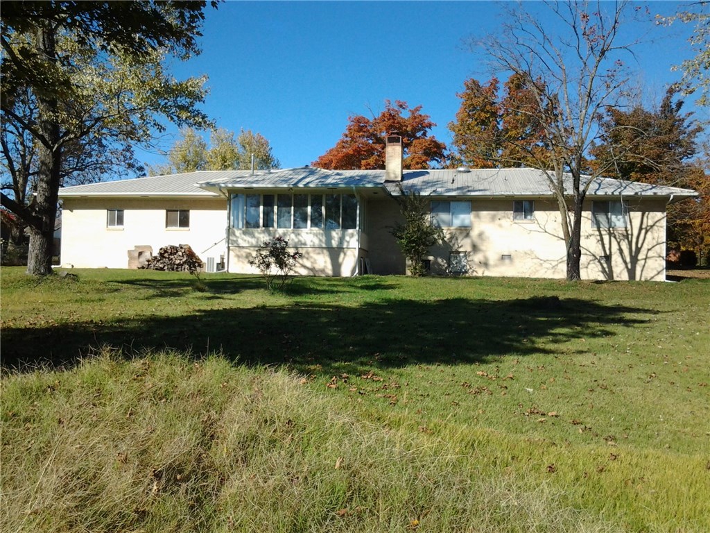 211E MOUNTAINAVE, Berryville, AR 72616