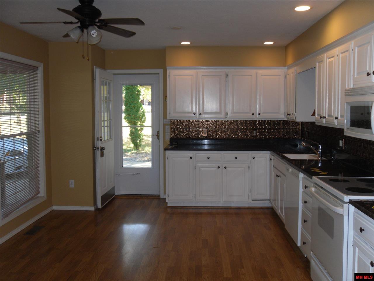 116 BLOU CLOWER, Bull Shoals, AR 72619
