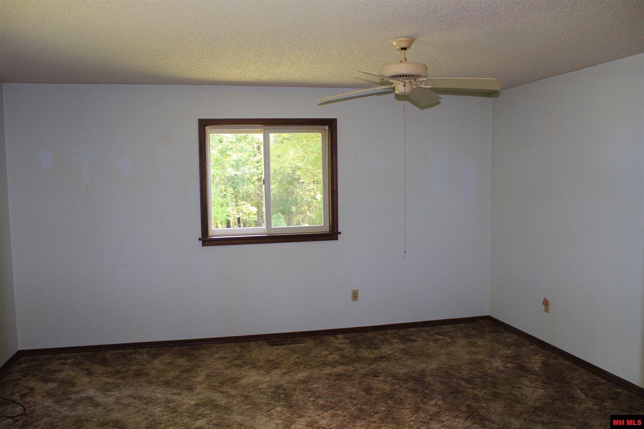 317 CARDINAL TERRACE, Bull Shoals, AR 72619