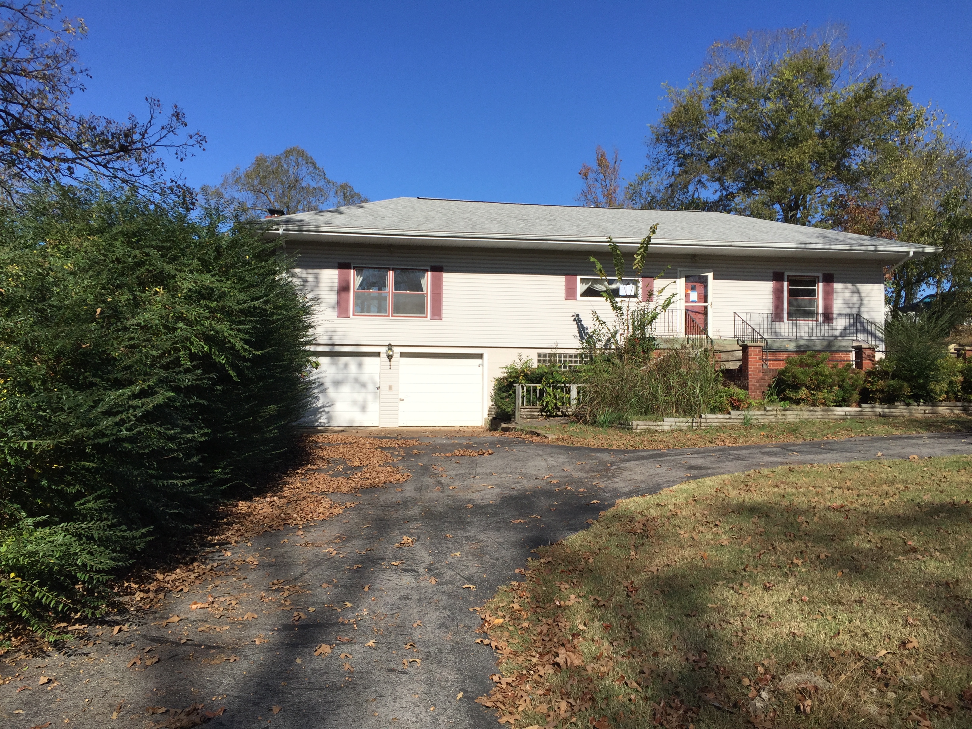 323 Harding Boulevard, Cotter, AR 72626