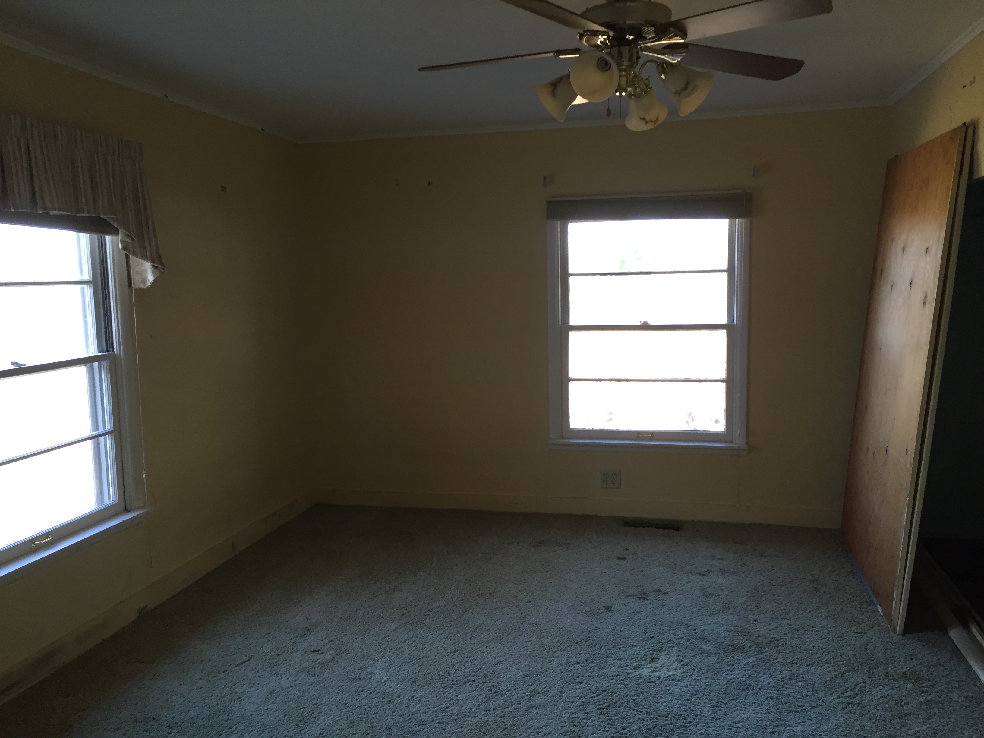 323 Harding Boulevard, Cotter, AR 72626