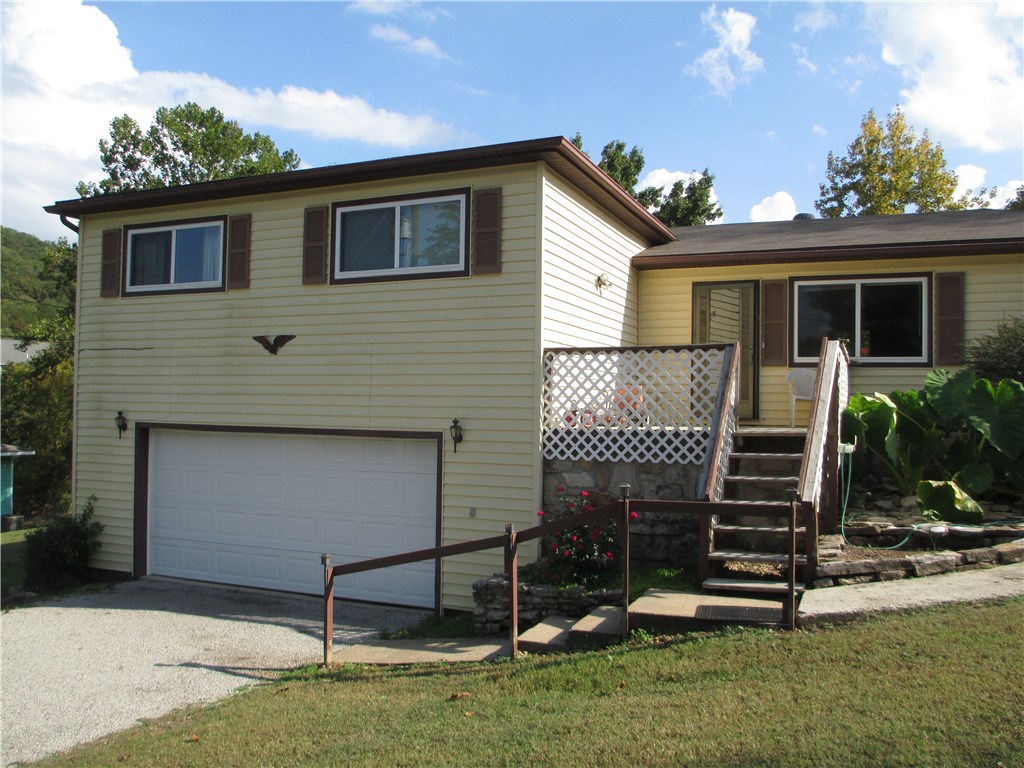 122 StatelineDR, Holiday Island, AR 72631