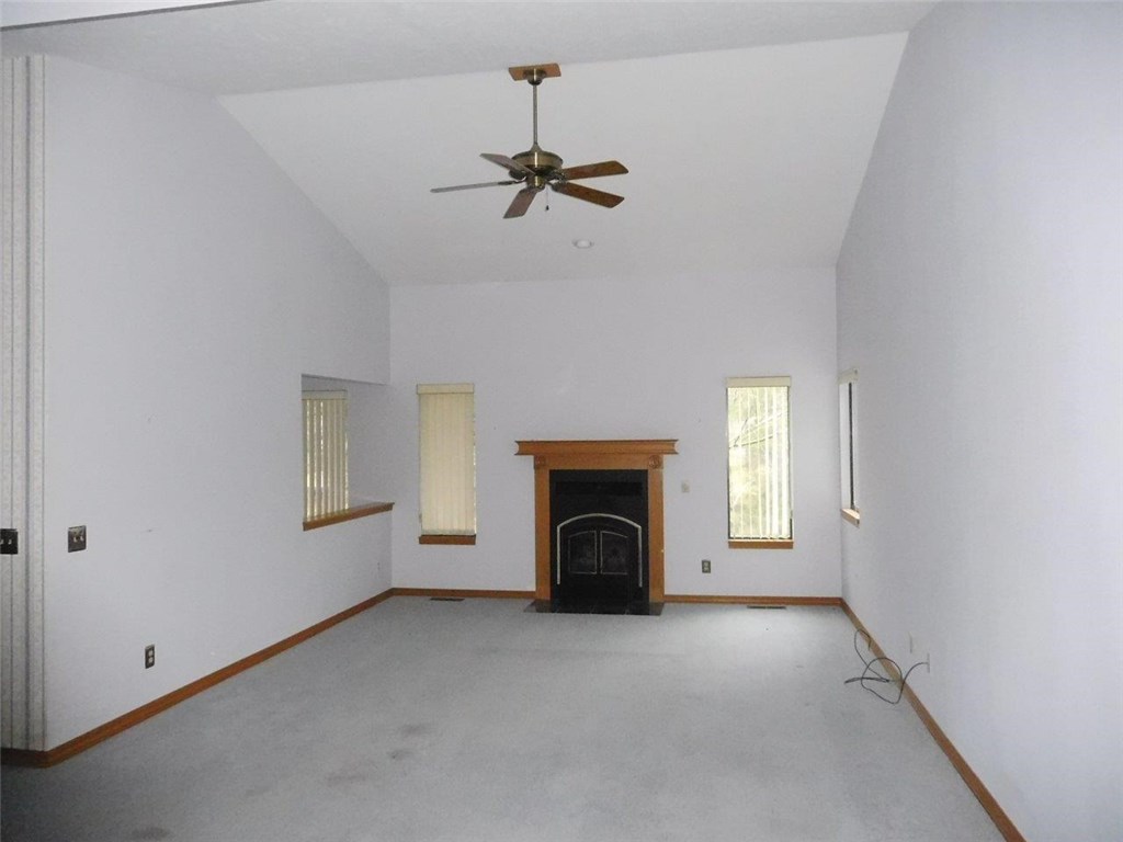 9 HorseshoeDR, Holiday Island, AR 72631