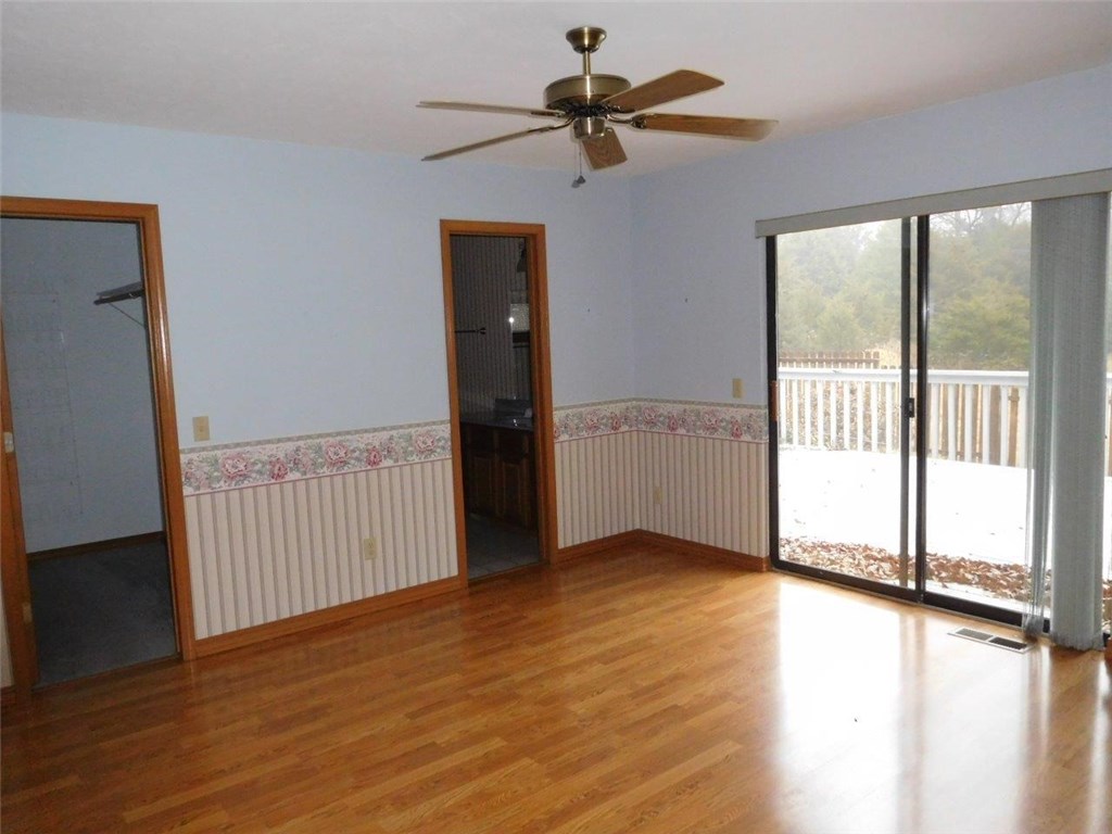 9 HorseshoeDR, Holiday Island, AR 72631