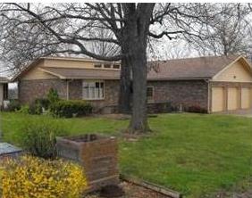 65 Holiday Island Dr., Holiday Island, AR 72631