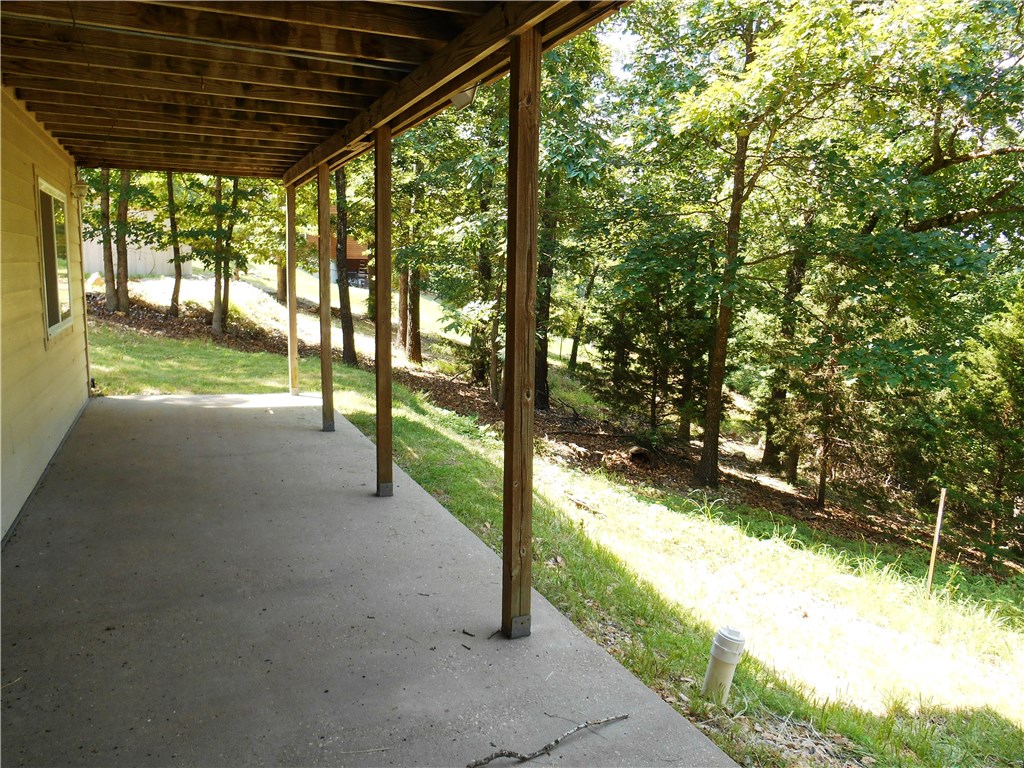 41 Ridge Rd, Eureka Springs, AR 72631