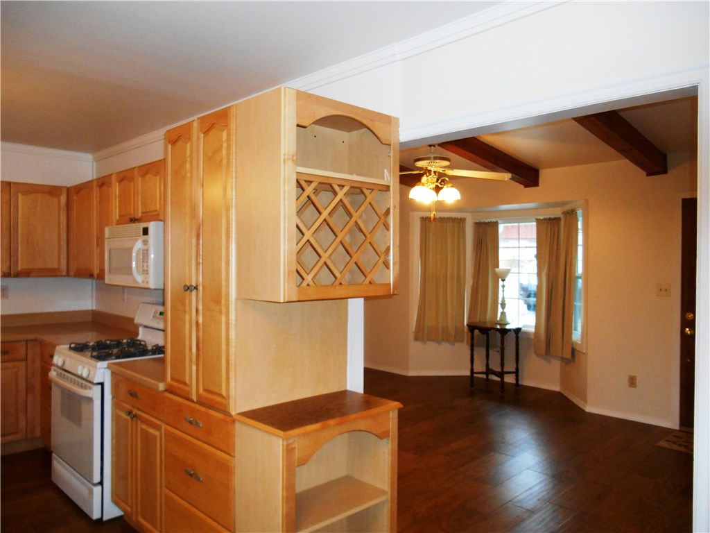 41 Ridge Rd, Eureka Springs, AR 72631